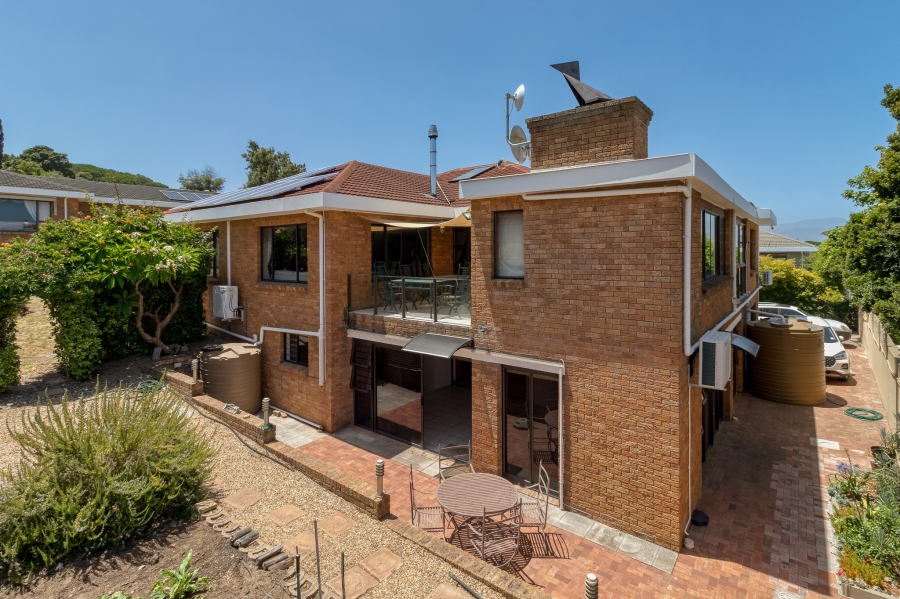 3 Bedroom Property for Sale in Die Wingerd Western Cape